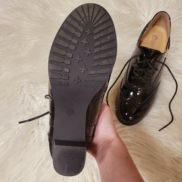 Black Heeled Saddle Shoes - Picture 7 of 9